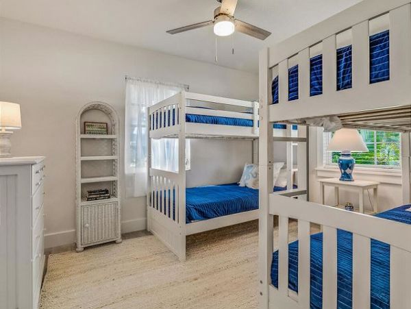 Holmes Beach 3 Bedroom Vacation Home Sleeps 8 With Pool