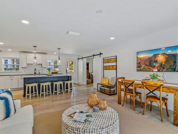 Holmes Beach 3 Bedroom Vacation Home Sleeps 8 With Pool