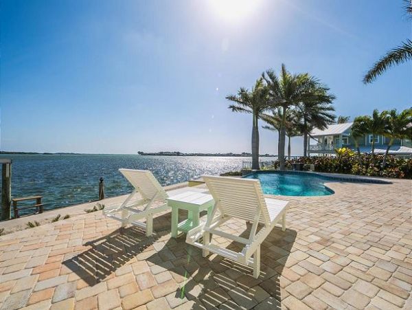 Bradenton Beach 4 Bedroom 3.5 Bathrooms Pool Home Bay Views