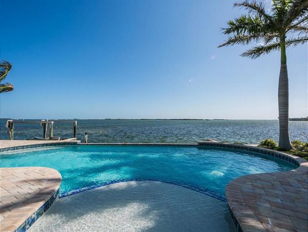 Bradenton Beach 4 Bedroom 3.5 Bathrooms Pool Home Bay Views