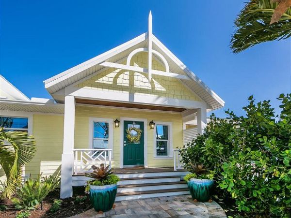Bradenton Beach 4 Bedroom 3.5 Bathrooms Pool Home Bay Views
