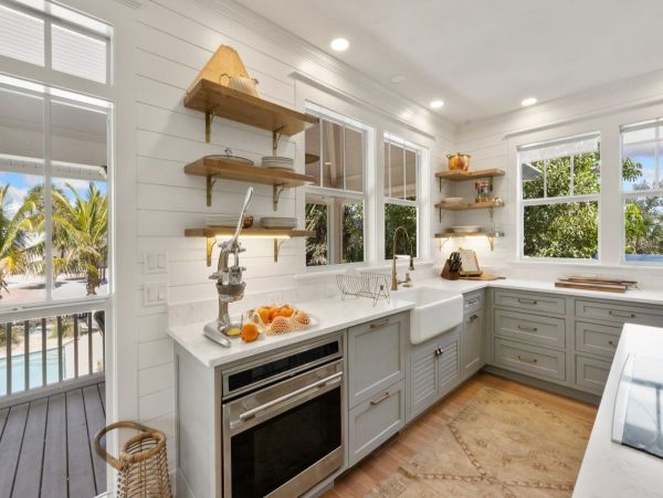 Anna Maria Island Luxury Vacation Rental Home - Florida Gulf Coast Beachfront Rental