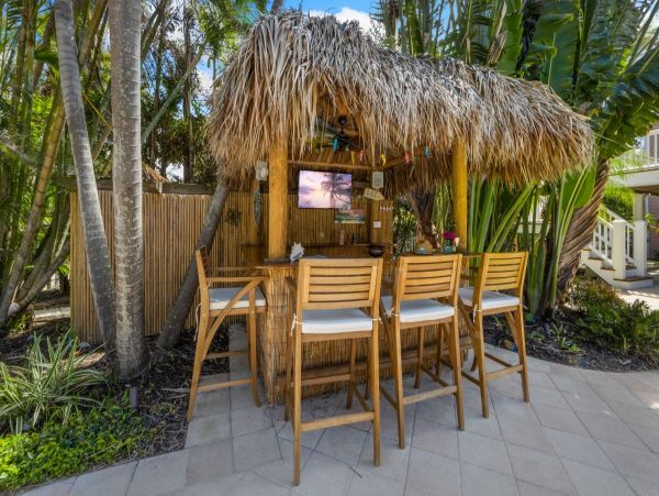 Anna Maria Island Luxury Vacation Rental Home - Florida Gulf Coast Beachfront Rental