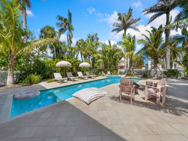 Anna Maria Island Luxury Vacation Rental Home - Florida Gulf Coast Beachfront Rental