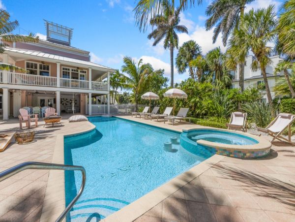 Anna Maria Island Luxury Vacation Rental Home - Florida Gulf Coast Beachfront Rental