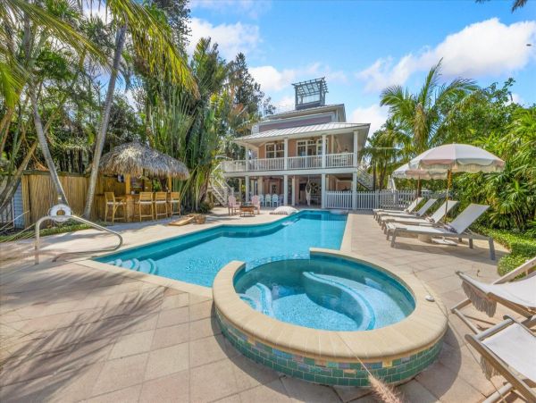 Anna Maria Island Luxury Vacation Rental Home - Florida Gulf Coast Beachfront Rental