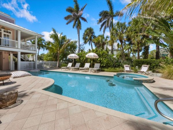 Anna Maria Island Luxury Vacation Rental Home - Florida Gulf Coast Beachfront Rental