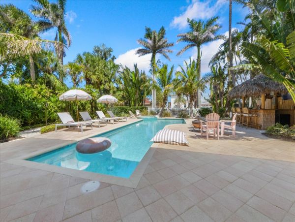 Anna Maria Island Luxury Vacation Rental Home - Florida Gulf Coast Beachfront Rental