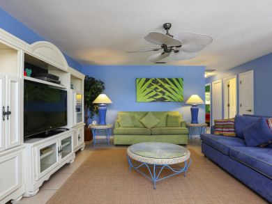 Duplex Steps to the Sand From this Anna Maria Accommodation