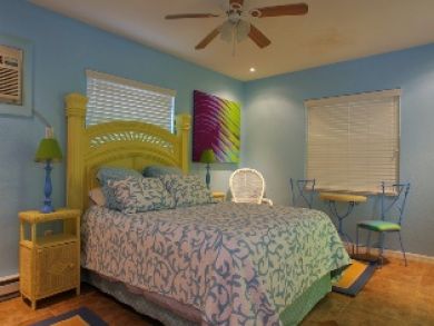 Duplex Steps to the Sand From this Anna Maria Accommodation