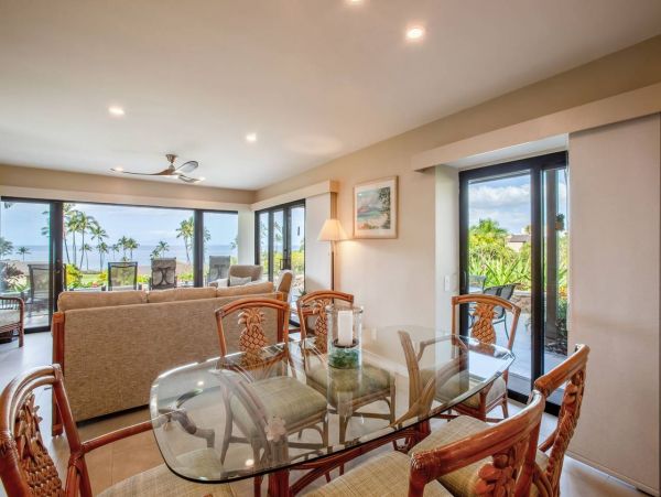 Two Bedroom Ocean View Vacation Condo in Wailea