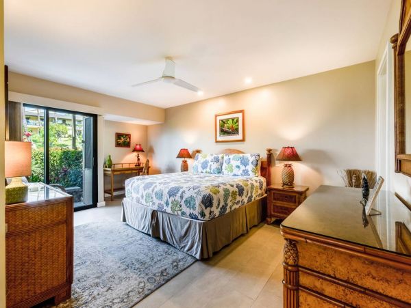 Two Bedroom Ocean View Vacation Condo in Wailea