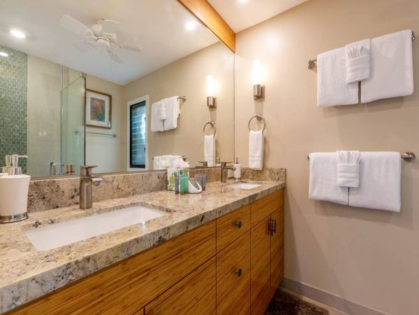 Two Bedroom Ocean View Vacation Condo in Wailea