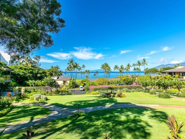 Two Bedroom Ocean View Vacation Condo in Wailea