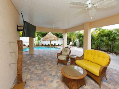 Homes Beach Vacation Rental Home Pool & Bar