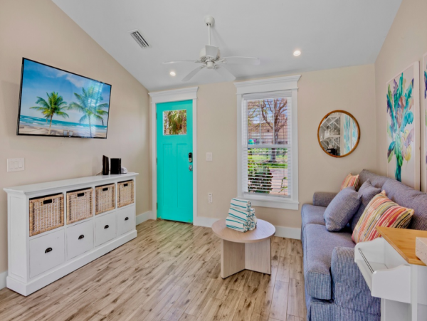 Bright & Beachy 2-Bedroom Villa - Steps from the Beach on Anna Maria Island