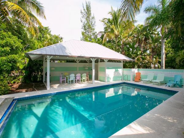 Beach Front House with Private Pool & 3 Bedrooms