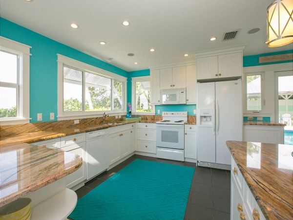 Beach Front House with Private Pool & 3 Bedrooms