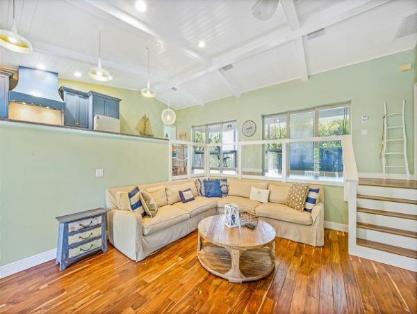 Anna Maria Home with 2 Bedrooms & Guest House with 1 Bedroom