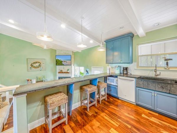 Anna Maria Home with 2 Bedrooms & Guest House with 1 Bedroom