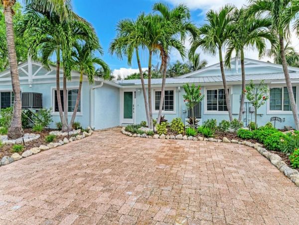 Holmes Beach Vacation Rental  Anna Maria Island Pool Home Near Beach