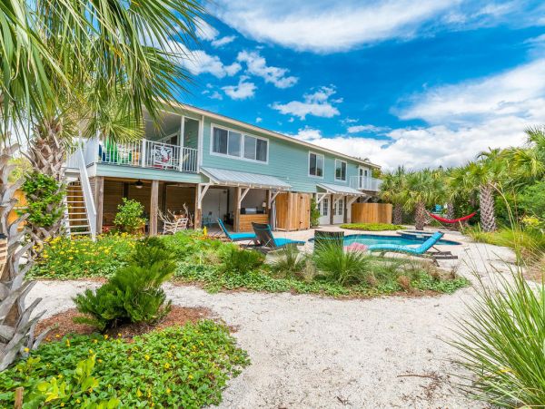 Three Bedroom Vacation Pool Home in Holmes Beach
