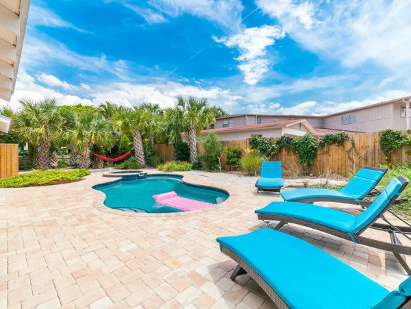 Three Bedroom Vacation Pool Home in Holmes Beach