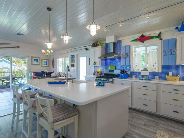 Three Bedroom Vacation Pool Home in Holmes Beach