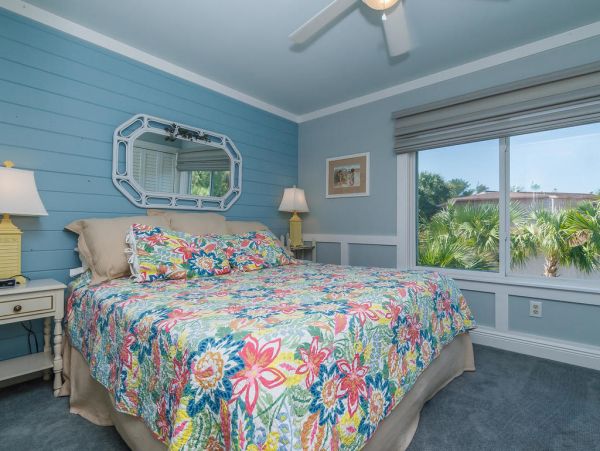 Three Bedroom Vacation Pool Home in Holmes Beach