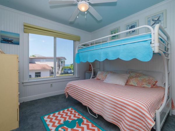Three Bedroom Vacation Pool Home in Holmes Beach