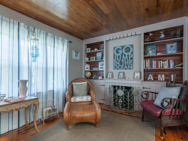 Anna Maria Island Vacation Cottage Sleeps Six Walk to Beach