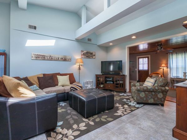 Anna Maria Island Vacation Cottage Sleeps Six Walk to Beach