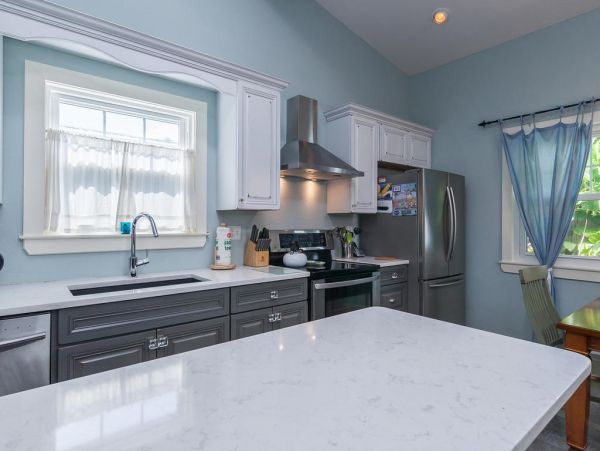 Anna Maria Island Vacation Cottage Sleeps Six Walk to Beach