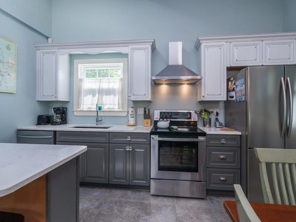 Anna Maria Island Vacation Cottage Sleeps Six Walk to Beach