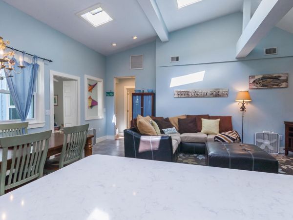 Anna Maria Island Vacation Cottage Sleeps Six Walk to Beach