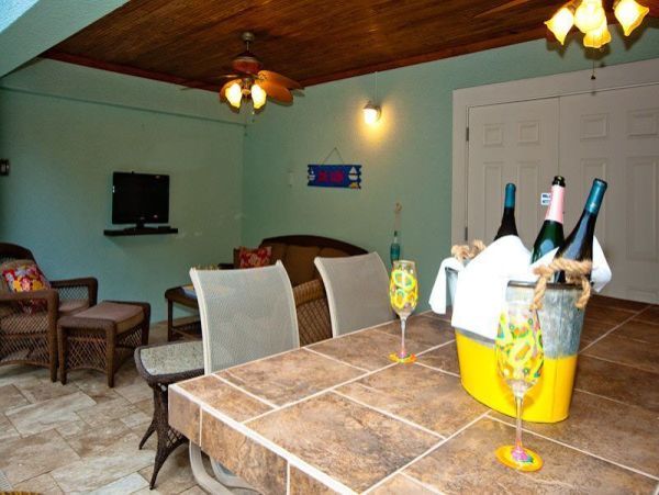 Anna Maria Short Walk to Beach Amazing Vacation Rental
