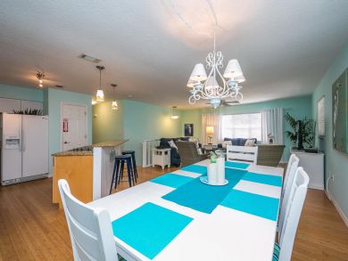 Anna Maria Four Bedrooms Home, Pool & Walk to Beach