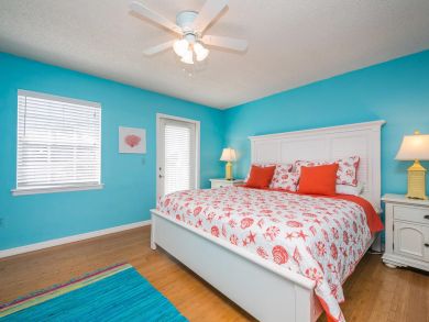 Anna Maria Four Bedrooms Home, Pool & Walk to Beach