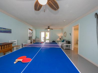Anna Maria Four Bedrooms Home, Pool & Walk to Beach