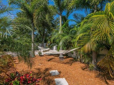 Anna Maria Four Bedrooms Home, Pool & Walk to Beach