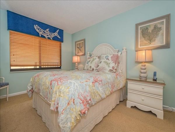 Boca Grande Two Bedroom Vacation Condo Short Walk to Beach
