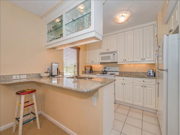 Boca Grande Two Bedroom Vacation Condo Short Walk to Beach