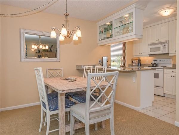 Boca Grande Two Bedroom Vacation Condo Short Walk to Beach