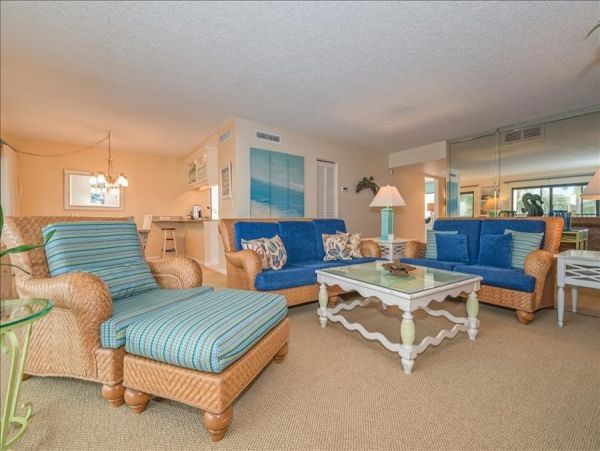 Boca Grande Two Bedroom Vacation Condo Short Walk to Beach