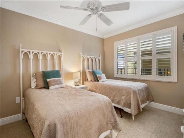 Beautiful 2 Bedroom Condo steps from the Beach