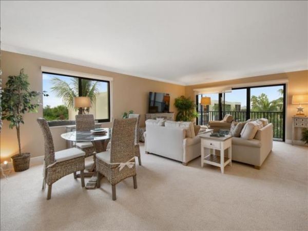 Beautiful 2 Bedroom Condo steps from the Beach