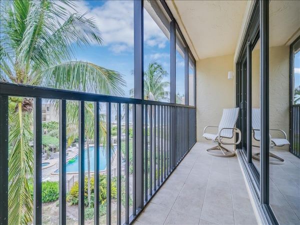 Boca Grande Coastal Vacation Condo with Pool Sleeps 6 Guests