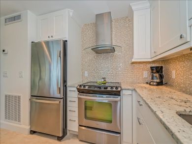 Beachside unit with Garden View, nice interior