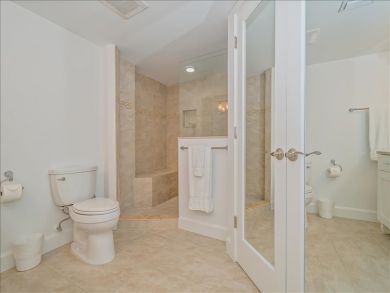 Beachside unit with Garden View, nice interior