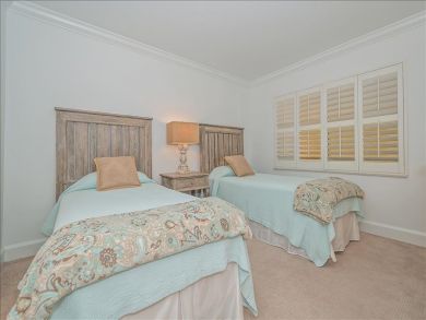 Beachside unit with Garden View, nice interior